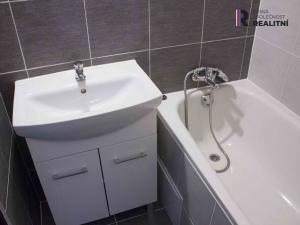 Pronájem bytu 1+1, Habartov, 1. máje, 34 m2