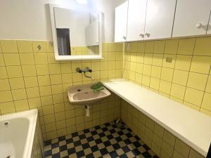 Pronájem bytu 1+1, Náchod, Borská, 30 m2