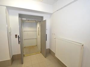 Pronájem skladu, Liberec, Řeznická, 227 m2