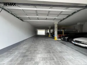 Pronájem garážového stání, Praha - Libeň, Primátorská, 2590 m2