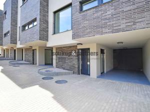 Pronájem rodinného domu, Praha - Háje, V Hájích, 220 m2