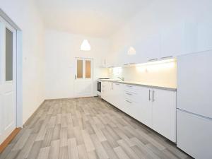 Pronájem bytu 3+1, Praha - Dejvice, Dejvická, 103 m2