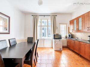 Pronájem bytu 4+1, Praha - Nové Město, Biskupská, 132 m2