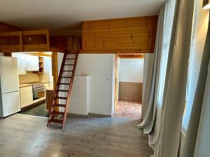 Pronájem bytu 1+kk, Trutnov, Horská, 33 m2