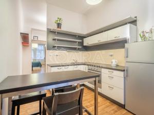 Pronájem bytu 2+kk, Praha, Bořivojova, 47 m2