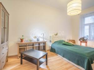 Pronájem bytu 2+kk, Praha, Bořivojova, 47 m2