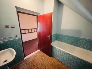 Prodej vily, Kamenné Žehrovice, Revoluční, 280 m2