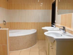 Prodej bytu 3+1, Chomutov, Vítězslava Nezvala, 71 m2