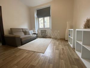 Pronájem bytu 2+kk, Praha, Lounských, 40 m2