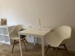 Pronájem bytu 2+kk, Praha, Lounských, 40 m2
