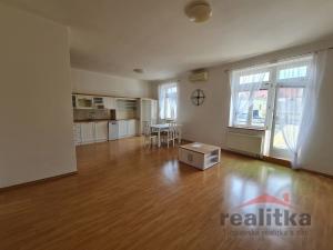Pronájem bytu 2+kk, Opava - Město, Popská, 67 m2