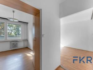 Prodej bytu 2+kk, Praha - Prosek, Zárybská, 42 m2