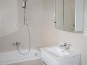 Pronájem bytu 2+kk, Praha - Újezd nad Lesy, Kalská, 53 m2