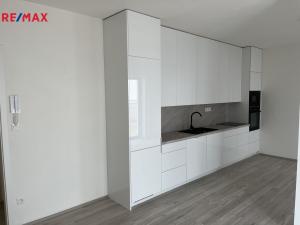 Pronájem bytu 2+kk, Zlín, Tyršovo nábřeží, 66 m2