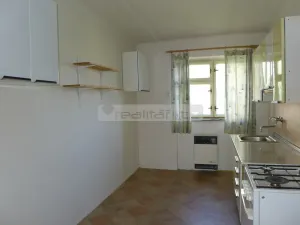 Prodej bytu 2+1, Plzeň - Doubravka, Železničářská, 63 m2