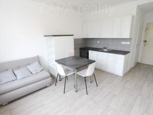 Pronájem bytu 2+kk, Praha - Hostivař, Bělinského, 35 m2