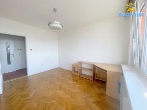 Pronájem bytu 3+1, Praha - Michle, Pod dálnicí, 75 m2
