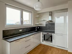 Pronájem bytu 2+kk, Praha - Hlubočepy, náměstí Olgy Scheinpflugové, 47 m2
