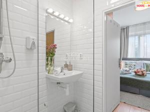 Pronájem bytu 2+kk, Praha - Vysočany, Kolbenova, 45 m2