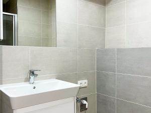 Pronájem bytu 1+kk, Praha - Smíchov, Plzeňská, 20 m2