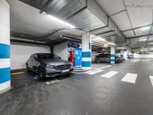 Pronájem bytu 4+1, Praha - Smíchov, Stroupežnického, 101 m2