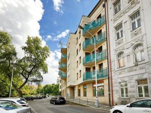 Pronájem garážového stání, Praha, 9 m2