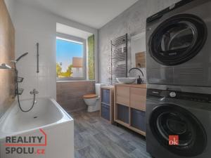 Prodej bytu 2+kk, Stod, Komenského nám., 54 m2