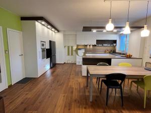 Prodej bytu 4+1, Pardubice, Nerudova, 175 m2