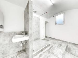 Prodej kanceláře, Praha - Libeň, Vacínova, 66 m2
