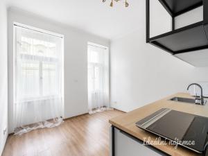 Pronájem bytu 1+kk, Praha - Vršovice, Černomořská, 18 m2