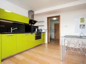 Pronájem bytu 2+kk, Praha, Na výšinách, 76 m2