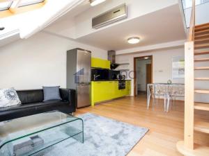 Pronájem bytu 2+kk, Praha, Na výšinách, 76 m2