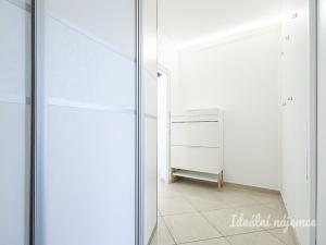 Pronájem bytu 3+kk, Praha - Strašnice, Průběžná, 66 m2