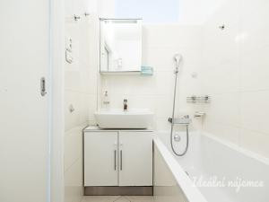 Pronájem bytu 3+kk, Praha - Strašnice, Průběžná, 66 m2