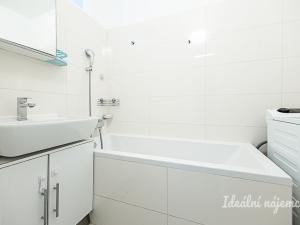 Pronájem bytu 3+kk, Praha - Strašnice, Průběžná, 66 m2
