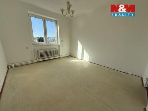 Prodej bytu 3+1, Krupá, 69 m2