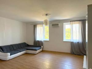 Pronájem bytu 2+kk, Znojmo, Sokolská, 66 m2