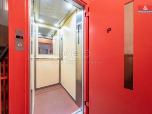 Prodej bytu 3+1, Chomutov, Bezručova, 85 m2