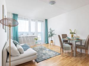 Pronájem bytu 3+1, Praha, Hviezdoslavova, 55 m2