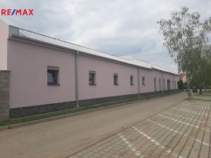 Pronájem obchodního prostoru, Měnín, 444 m2