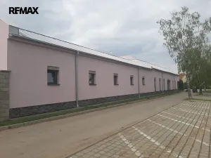 Pronájem obchodního prostoru, Měnín, 444 m2