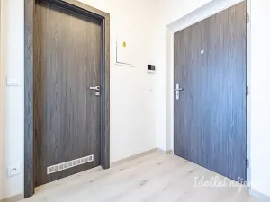 Pronájem bytu 1+kk, Praha - Kbely, Sedlářova, 34 m2