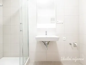Pronájem bytu 1+kk, Praha - Kbely, Sedlářova, 34 m2