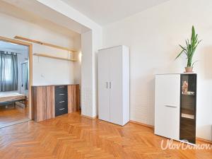 Prodej bytu 2+1, Rosice, Husova čtvrť, 58 m2