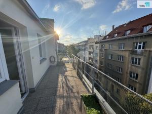 Pronájem bytu 1+1, Praha - Vinohrady, V Horní Stromce, 69 m2