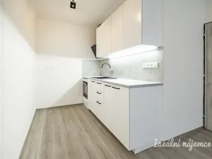 Pronájem bytu 2+kk, Praha - Střížkov, K lipám, 38 m2