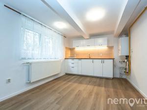 Pronájem bytu 2+kk, Praha - Kobylisy, Na Stírce, 46 m2