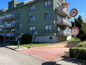 Pronájem bytu 2+kk, Praha, U jízdárny, 52 m2