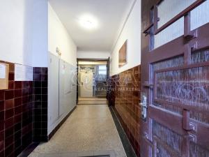 Prodej bytu 2+kk, Praha - Vinohrady, Laubova, 63 m2
