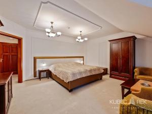 Prodej ubytování, Chotoviny, Táborská, 2200 m2